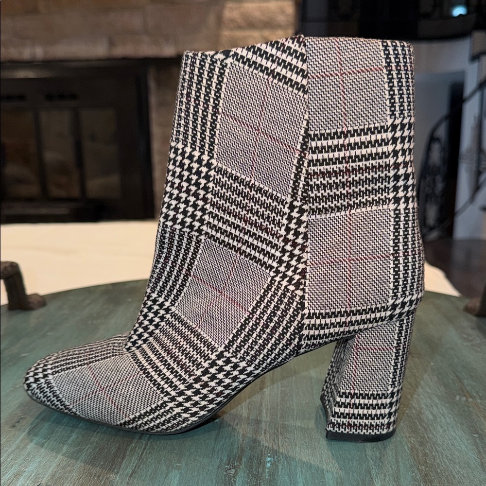 Sugar - SGR-ELEMENT Plaid Block Heel Ankle Boots – Women’s Size 8M - Picture 3 of 11